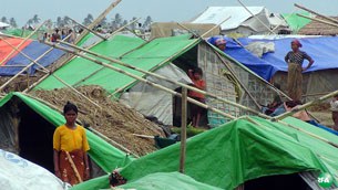 muslim-refugees-305.jpg muslim-refugees-305.jpg