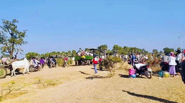 မြိုင်မြို့ မကြီးကန်ရွာ စစ်ရဟတ်ယာဉ်နဲ့ပစ်ခတ်ခံရပြီး ဝင်ရောက်စီးနင်းခံရ မြိုင်မြို့ မကြီးကန်ရွာ စစ်ရဟတ်ယာဉ်နဲ့ပစ်ခတ်ခံရပြီး ဝင်ရောက်စီးနင်းခံရ