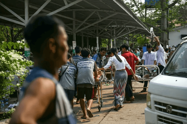 ငလျင်ဒဏ်သင့်ဒေသတွေကို ချက်ချင်း အကူအညီ ခွင့်ပြုဖို့ HRW တောင်းဆို ငလျင်ဒဏ်သင့်ဒေသတွေကို ချက်ချင်း အကူအညီ ခွင့်ပြုဖို့ HRW တောင်းဆို