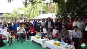 rohingya-refugees-boat-305.jpg rohingya-refugees-boat-305.jpg