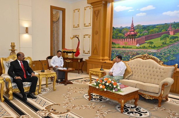 ဆိုက်ဘာရာဇဝတ်ဂိုဏ်းမှာ ပိတ်မိသူတွေကို ကယ်တင်ဖို့ စစ်ခေါင်းဆောင်ကို သီရိလင်္ကာတိုက်တွန်း ဆိုက်ဘာရာဇဝတ်ဂိုဏ်းမှာ ပိတ်မိသူတွေကို ကယ်တင်ဖို့ စစ်ခေါင်းဆောင်ကို သီရိလင်္ကာတိုက်တွန်း