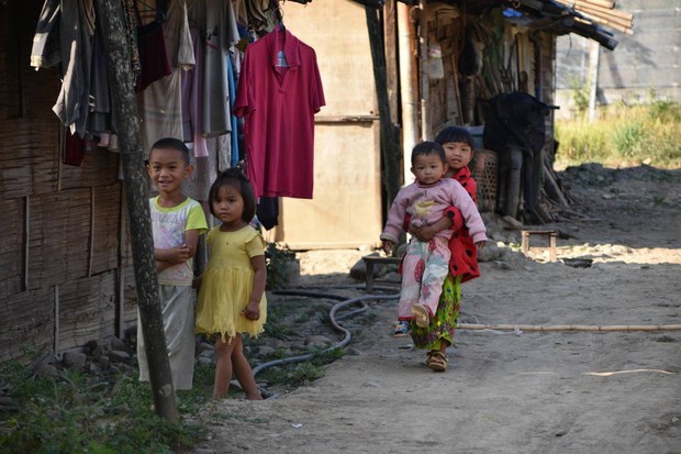 တရုတ်နယ်စပ်က စစ်ဘေးဒုက္ခသည် ၁၅၀၀ ကျော် စားနပ်ရိက္ခာ ခက်ခဲနေ