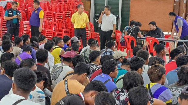 ထိုင်းနိုင်ငံ အယုဒ္ဓယခရိုင်မှာ မြန်မာအလုပ်သမား ၂၆၀ ကျော် ဖမ်းဆီးခံရ ထိုင်းနိုင်ငံ အယုဒ္ဓယခရိုင်မှာ မြန်မာအလုပ်သမား ၂၆၀ ကျော် ဖမ်းဆီးခံရ