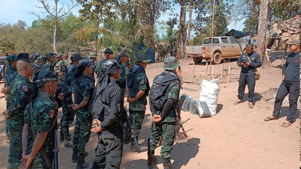 မြဝတီမြို့နယ် မဲကနယ်ရွာအနီးမှာ နှစ်ဖက်တိုက်ပွဲပြင်းထန်နေ