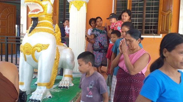 မြဝတီမြို့ မြစန္ဒီကွက်သစ်က ဒေသခံ တစ်ထောင်ခန့် တိုက်ပွဲဖြစ်မှာစိုးရိမ်ပြီး နေရပ်စွန့်ခွာထွက်ပြေး မြဝတီမြို့ မြစန္ဒီကွက်သစ်က ဒေသခံ တစ်ထောင်ခန့် တိုက်ပွဲဖြစ်မှာစိုးရိမ်ပြီး နေရပ်စွန့်ခွာထွက်ပြေး
