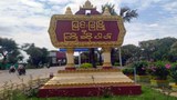 မြင်းခြံမှာ ကာကွယ်ရေးတပ်ဖွဲ့ အထိုင်ချထားတဲ့ရွာ တိုက်ခိုက်ခံရပြီး နေအိမ်တွေ မီးရှို့ခံရ