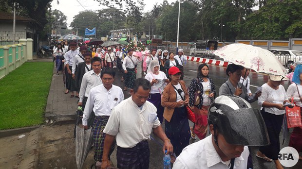 myitkyina-pray-622.jpg myitkyina-pray-622.jpg
