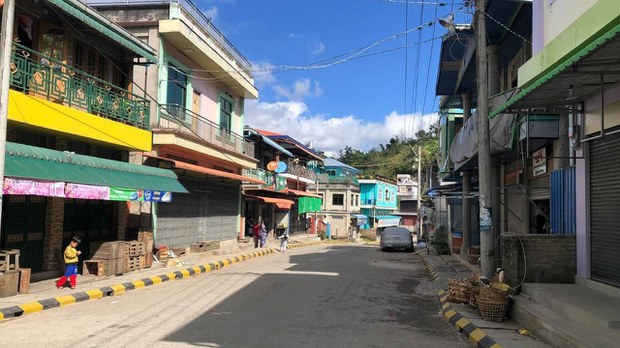 နမ့်ဆန်မြို့ပေါ်မှာ တိုက်ပွဲဆက်လက်ပြင်းထန်နေပြီး ဒေသခံတစ်ထောင်ကျော် ထွက်ပြေးနေရ နမ့်ဆန်မြို့ပေါ်မှာ တိုက်ပွဲဆက်လက်ပြင်းထန်နေပြီး ဒေသခံတစ်ထောင်ကျော် ထွက်ပြေးနေရ