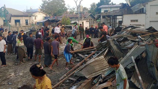 နောင်ချိုမြို့ ဗုံးကြဲတိုက်ခိုက်ခံရမှု ကလေးနှစ်ဦးအပါအဝင် သုံးဦး သေဆုံး နောင်ချိုမြို့ ဗုံးကြဲတိုက်ခိုက်ခံရမှု ကလေးနှစ်ဦးအပါအဝင် သုံးဦး သေဆုံး