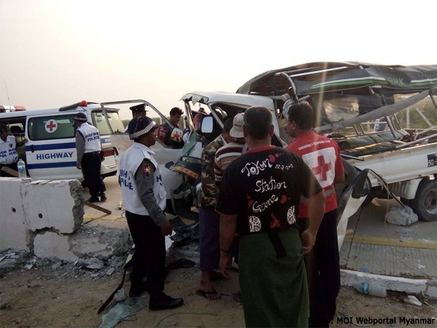 naypyidaw-car-accident-620.jpg naypyidaw-car-accident-620.jpg