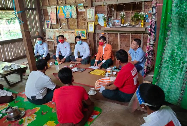 ကျောင်းကုန်းမှာ NLD ဥက္ကဋ္ဌ၊ လွှတ်တော်အမတ်အပါအဝင် ၁၃ ဦးဖမ်းဆီးခံရ ကျောင်းကုန်းမှာ NLD ဥက္ကဋ္ဌ၊ လွှတ်တော်အမတ်အပါအဝင် ၁၃ ဦးဖမ်းဆီးခံရ