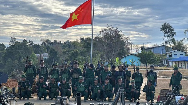 ကွတ်ခိုင်က စစ်ကောင်စီတပ်စခန်းတွေကို မြောက်ပိုင်းသုံးဖွဲ့ တိုက်ခိုက် ကွတ်ခိုင်က စစ်ကောင်စီတပ်စခန်းတွေကို မြောက်ပိုင်းသုံးဖွဲ့ တိုက်ခိုက်