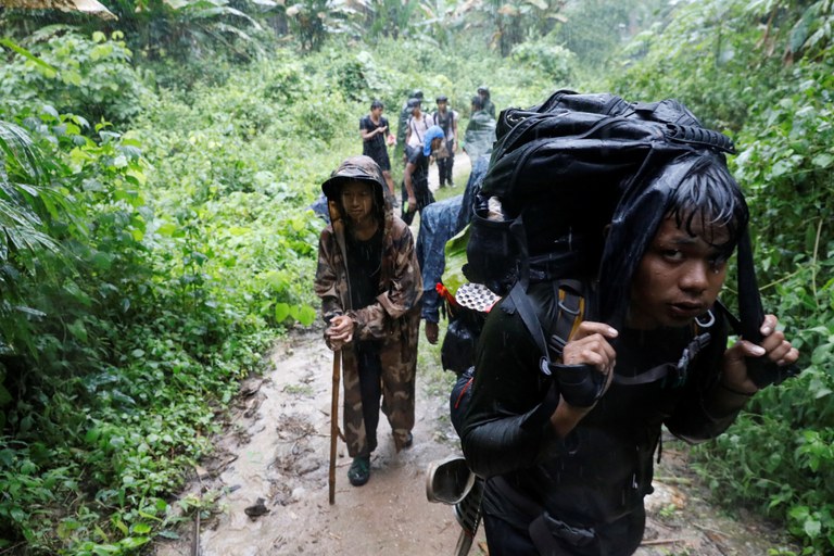 2021-12-16T230143Z_423820162_RC24NP96BUMB_RTRMADP_3_MYANMAR-POLITICS-REBELS.JPG 2021-12-16T230143Z_423820162_RC24NP96BUMB_RTRMADP_3_MYANMAR-POLITICS-REBELS.JPG