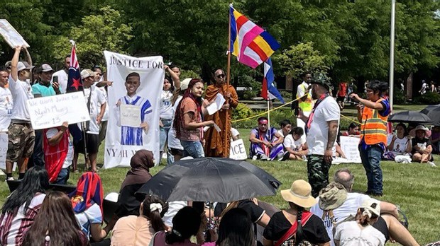 မောင်ညမွှေးပစ်သတ်ခံရမှုနဲ့ တာဝန်ရှိရဲတွေကို အလုပ်ကနေ ထုတ်ဖို့ ယူတီကာမြို့မှာ ဆန္ဒပြတောင်းဆို မောင်ညမွှေးပစ်သတ်ခံရမှုနဲ့ တာဝန်ရှိရဲတွေကို အလုပ်ကနေ ထုတ်ဖို့ ယူတီကာမြို့မှာ ဆန္ဒပြတောင်းဆို