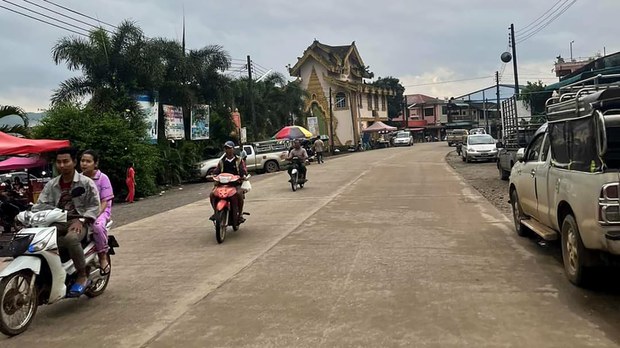 မြဝတီက တရုတ် ငွေလိမ်ဂိုဏ်းလုပ်ငန်းအများအပြားပြောင်းရွှေ့လာတာကြောင့် ဘုရားသုံးဆူမှာ အိမ်စျေး အဆမတန်မြင့်တက် မြဝတီက တရုတ် ငွေလိမ်ဂိုဏ်းလုပ်ငန်းအများအပြားပြောင်းရွှေ့လာတာကြောင့် ဘုရားသုံးဆူမှာ အိမ်စျေး အဆမတန်မြင့်တက်