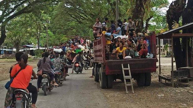 စစ်ဆင်ရေးကြောင့် ခါမ်းပါတ်မြို့ခံတွေ ထပ်မံထွက်ပြေးနေရ စစ်ဆင်ရေးကြောင့် ခါမ်းပါတ်မြို့ခံတွေ ထပ်မံထွက်ပြေးနေရ