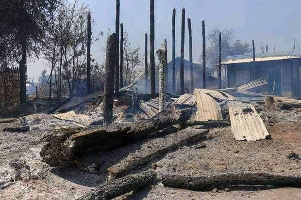 ပေါက်မြို့နယ်က ရွာနှစ်ရွာမှာ နေအိမ် ၂၅၀ ကျော် မီးရှို့ခံရ ပေါက်မြို့နယ်က ရွာနှစ်ရွာမှာ နေအိမ် ၂၅၀ ကျော် မီးရှို့ခံရ