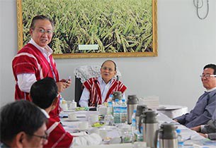 knu-govt-305.jpg knu-govt-305.jpg