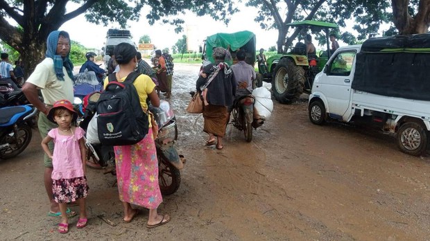 ပုလဲနဲ့ ဆားလင်းကြီးမှာ ဆယ်ဦး အဖမ်းခံရပြီး ငါးထောင်နီးပါး ထွက်ပြေးနေရ ပုလဲနဲ့ ဆားလင်းကြီးမှာ ဆယ်ဦး အဖမ်းခံရပြီး ငါးထောင်နီးပါး ထွက်ပြေးနေရ