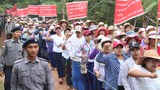 stl-workers-protest-622.jpg