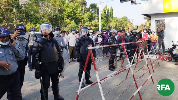ပုသိမ်မှာ ဆန္ဒပြသူတစ်ဦး အဖမ်းခံထားရ ပုသိမ်မှာ ဆန္ဒပြသူတစ်ဦး အဖမ်းခံထားရ