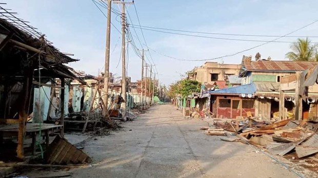 AA ထိန်းချုပ်တဲ့ ပေါက်တောမှာ ဗုံးကြဲခံရပြီး လေးဦး သေဆုံး၊ နှစ်ဆယ်ခန့် ထိခိုက် AA ထိန်းချုပ်တဲ့ ပေါက်တောမှာ ဗုံးကြဲခံရပြီး လေးဦး သေဆုံး၊ နှစ်ဆယ်ခန့် ထိခိုက်