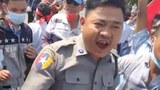 စစ်တပ်ဆန့်ကျင်ရေး ဆန္ဒပြပွဲမှာ ပါဝင်ခဲ့တဲ့ ရဲတပ်သား ဖမ်းဆီးခံရ