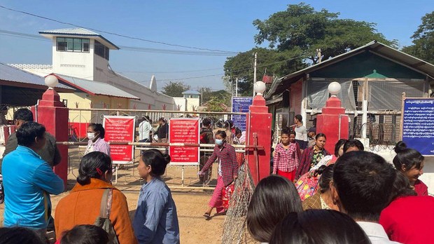 ရမည်းသင်းနဲ့ ပြည် အကျဉ်းထောင်က နိုင်/ကျဉ်း ၇၀ ပြန်လွတ် ရမည်းသင်းနဲ့ ပြည် အကျဉ်းထောင်က နိုင်/ကျဉ်း ၇၀ ပြန်လွတ်