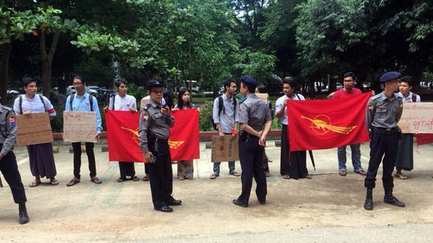 students-protest-622.jpg students-protest-622.jpg