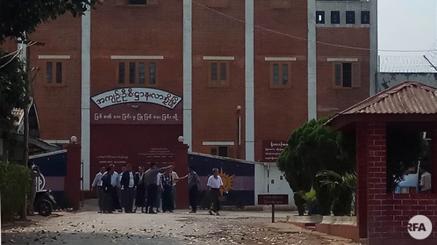 lashio-prisoners-622.jpg lashio-prisoners-622.jpg