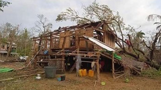 မုန်တိုင်းကြောင့်ပျက်စီးခဲ့တဲ့ ကျောက်တော်မြို့ လမ်းပိုက်ခွင်ရွာ အကူအညီတွေလိုအပ်နေ မုန်တိုင်းကြောင့်ပျက်စီးခဲ့တဲ့ ကျောက်တော်မြို့ လမ်းပိုက်ခွင်ရွာ အကူအညီတွေလိုအပ်နေ