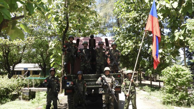 ရခိုင်ပြည်နယ်က လက်ကျန်မြို့တွေကို သိမ်းပိုက်နိုင်ရေး ထိုးစစ်ဆင်နေကြောင်း AA ပြော ရခိုင်ပြည်နယ်က လက်ကျန်မြို့တွေကို သိမ်းပိုက်နိုင်ရေး ထိုးစစ်ဆင်နေကြောင်း AA ပြော