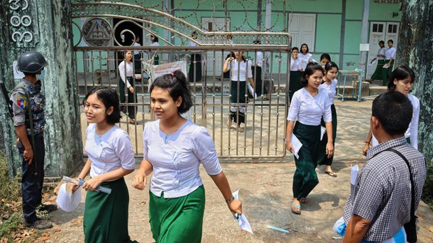ရခိုင်မှာ တိုက်ပွဲကြောင့် တက္ကသိုလ်ဝင် စာမေးပွဲဖြေဆိုသူ ထက်ဝက်ကျော် ပျက်ကွက် ရခိုင်မှာ တိုက်ပွဲကြောင့် တက္ကသိုလ်ဝင် စာမေးပွဲဖြေဆိုသူ ထက်ဝက်ကျော် ပျက်ကွက်