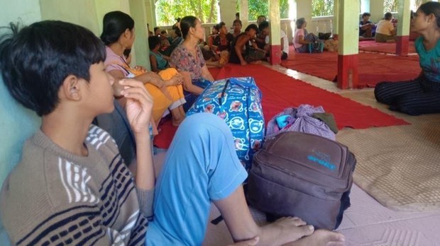 ရမ်းဗြဲမှာ AA နဲ့ စစ်ကောင်စီတပ် တိုက်ပွဲဖြစ်နေတာကြောင့် မြို့လုံးကျွတ် ထွက်ပြေးနေရ ရမ်းဗြဲမှာ AA နဲ့ စစ်ကောင်စီတပ် တိုက်ပွဲဖြစ်နေတာကြောင့် မြို့လုံးကျွတ် ထွက်ပြေးနေရ