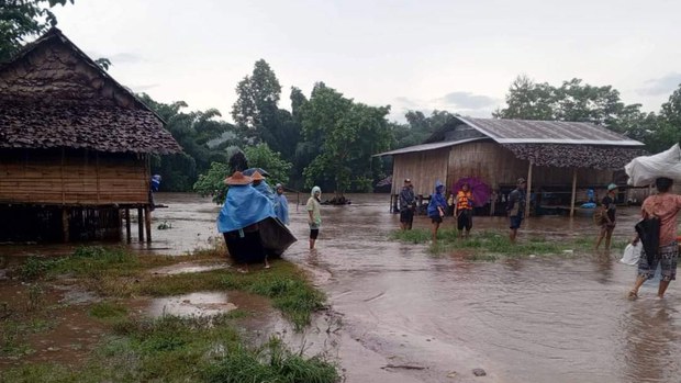 သောင်ရင်းမြစ်ဘေးက စစ်ဘေးဒုက္ခသည် ငါးထောင်ဝန်းကျင် ရေဘေးသင့် သောင်ရင်းမြစ်ဘေးက စစ်ဘေးဒုက္ခသည် ငါးထောင်ဝန်းကျင် ရေဘေးသင့်