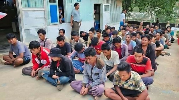 ဖမ်းဆီးခံထားရသည့် မှော်ဘုံရွာ ဒေသခံ ၅၀ ခန့် ပြန်လည် လွတ်မြောက် ဖမ်းဆီးခံထားရသည့် မှော်ဘုံရွာ ဒေသခံ ၅၀ ခန့် ပြန်လည် လွတ်မြောက်