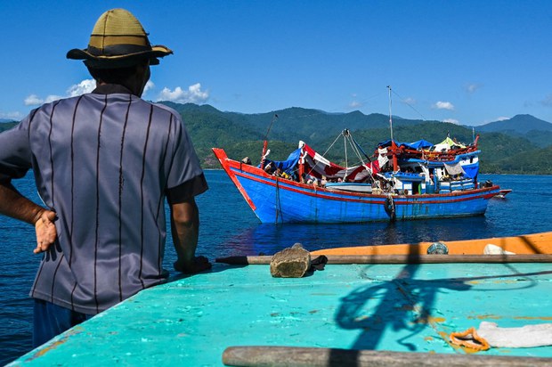 အင်ဒိုနီးရှားကမ်းခြေရောက် ရိုဟင်ဂျာလှေ ကမ်းကပ်ဖို့ ဒေသခံတွေ ခွင့်မပြု အင်ဒိုနီးရှားကမ်းခြေရောက် ရိုဟင်ဂျာလှေ ကမ်းကပ်ဖို့ ဒေသခံတွေ ခွင့်မပြု