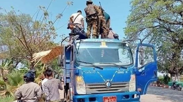 သာယာဝတီမြို့နယ်မှာ ရိုဟင်ဂျာ ၃၀ ကျော် ဖမ်းဆီးခံရ သာယာဝတီမြို့နယ်မှာ ရိုဟင်ဂျာ ၃၀ ကျော် ဖမ်းဆီးခံရ