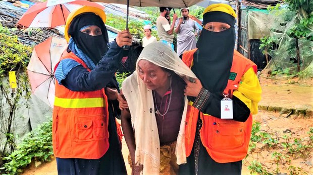 မြေပြိုမှုကြောင့် ရိုဟင်ဂျာဒုက္ခသည် ငါးရာကျော် နေရာရွှေ့ပြောင်း မြေပြိုမှုကြောင့် ရိုဟင်ဂျာဒုက္ခသည် ငါးရာကျော် နေရာရွှေ့ပြောင်း