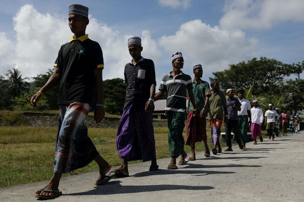 ရိုဟင်ဂျာတစ်ထောင်ဝန်းကျင်ကို ဧပြီလလယ်မှာ ပြန်လည်လက်ခံမယ်လို့ စစ်ကောင်စီ ပြော ရိုဟင်ဂျာတစ်ထောင်ဝန်းကျင်ကို ဧပြီလလယ်မှာ ပြန်လည်လက်ခံမယ်လို့ စစ်ကောင်စီ ပြော