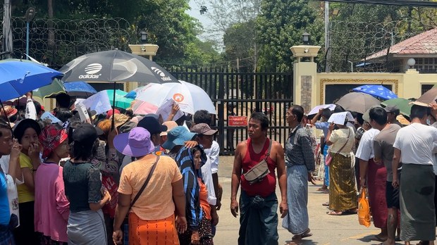 စစ်ကောင်စီ လွတ်ငြိမ်းခွင့်နဲ့ လွတ်လာသူတွေထဲ နိုင်ငံရေးအကျဉ်းသား ၉၁ ယောက် ပါဝင် စစ်ကောင်စီ လွတ်ငြိမ်းခွင့်နဲ့ လွတ်လာသူတွေထဲ နိုင်ငံရေးအကျဉ်းသား ၉၁ ယောက် ပါဝင်