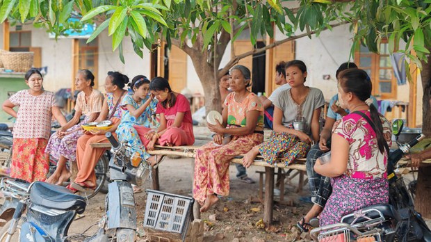 ဆားလင်းကြီးမှာ လက်နက်ကြီးကြောင့် ဒေသခံ တစ်ဦးဒဏ်ရာရ၊ နေအိမ် နှစ်ဆယ်ခန့် မီးလောင် ဆားလင်းကြီးမှာ လက်နက်ကြီးကြောင့် ဒေသခံ တစ်ဦးဒဏ်ရာရ၊ နေအိမ် နှစ်ဆယ်ခန့် မီးလောင်