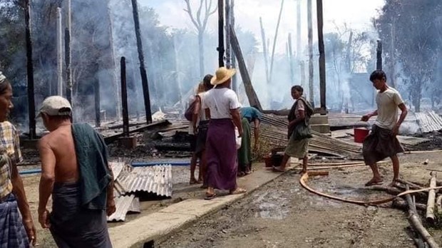 ဆောမြို့နယ် အနိမ့်ရွာ မီးရှို့ခံရ ဆောမြို့နယ် အနိမ့်ရွာ မီးရှို့ခံရ