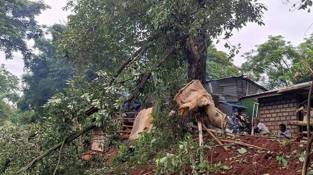 လားရှိုးမှာ ရှော့တိုက်ဒုံးကြောင့် အရပ်သားသုံးဦး သေဆုံး လားရှိုးမှာ ရှော့တိုက်ဒုံးကြောင့် အရပ်သားသုံးဦး သေဆုံး