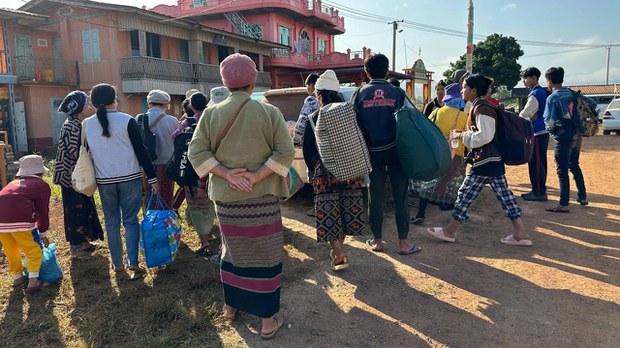 သိန္နီမြို့က ဒုက္ခသည်တွေရှိတဲ့နေရာ ရှော့တိုက်ဒုံးကျတာကြောင့် တစ်ဦးသေဆုံးပြီး နှစ်ဦးဒဏ်ရာရ သိန္နီမြို့က ဒုက္ခသည်တွေရှိတဲ့နေရာ ရှော့တိုက်ဒုံးကျတာကြောင့် တစ်ဦးသေဆုံးပြီး နှစ်ဦးဒဏ်ရာရ