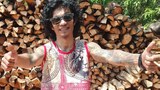 ဟစ်ဟော့အဆိုတော် ဗျူဟာဖမ်းဆီးခံရ