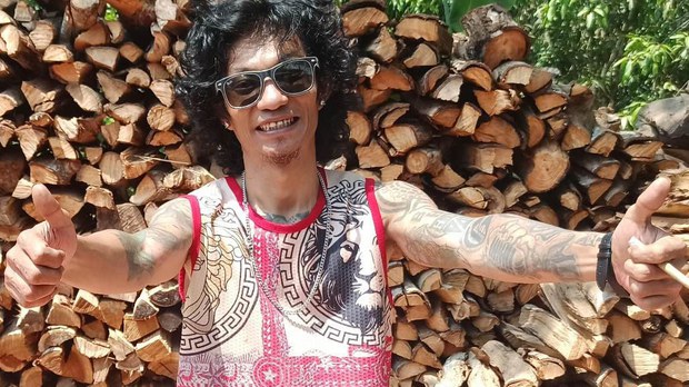 လျှပ်စစ်မီးပြတ်တောက်မှုကို ဝေဖန်တဲ့ အဆိုတော်ဗျူဟာ ထောင်အနှစ်နှစ်ဆယ် ချခံရ