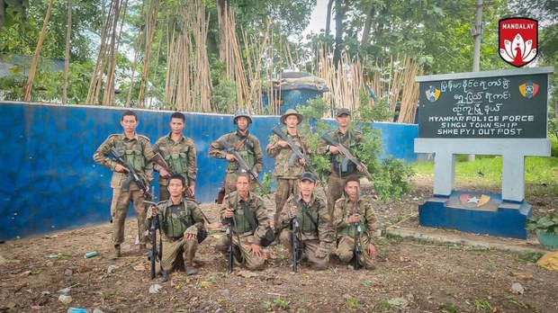 စဥ့်ကူးမြို့ရှစ်ဆယ်ရာခိုင်နှုန်းကို ထိန်းချုပ်ထားနိုင်ပြီလို့ ကာကွယ်ရေးတပ်တွေပြော စဥ့်ကူးမြို့ရှစ်ဆယ်ရာခိုင်နှုန်းကို ထိန်းချုပ်ထားနိုင်ပြီလို့ ကာကွယ်ရေးတပ်တွေပြော
