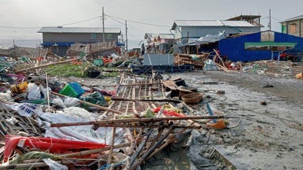 စစ်တွေမှာ မုန်တိုင်းကြောင့် စစ်ကောင်စီတပ်ဖွဲ့ဝင်သုံးဦး သေဆုံး စစ်တွေမှာ မုန်တိုင်းကြောင့် စစ်ကောင်စီတပ်ဖွဲ့ဝင်သုံးဦး သေဆုံး