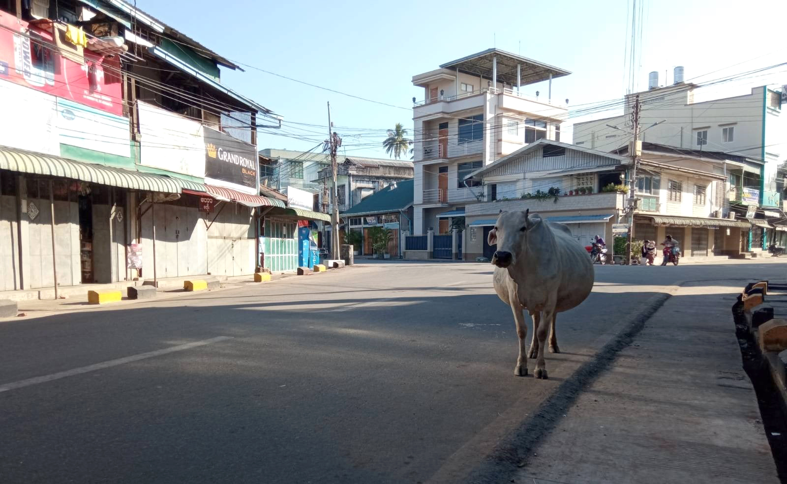 ဒီဇင်ဘာ ၁၀ ရက် အသံတိတ်ငြိမ်သက်သပိတ်မှာ တောင်ငူမြို့က စျေးဆိုင်တွေ ပိတ်ထားစဥ်